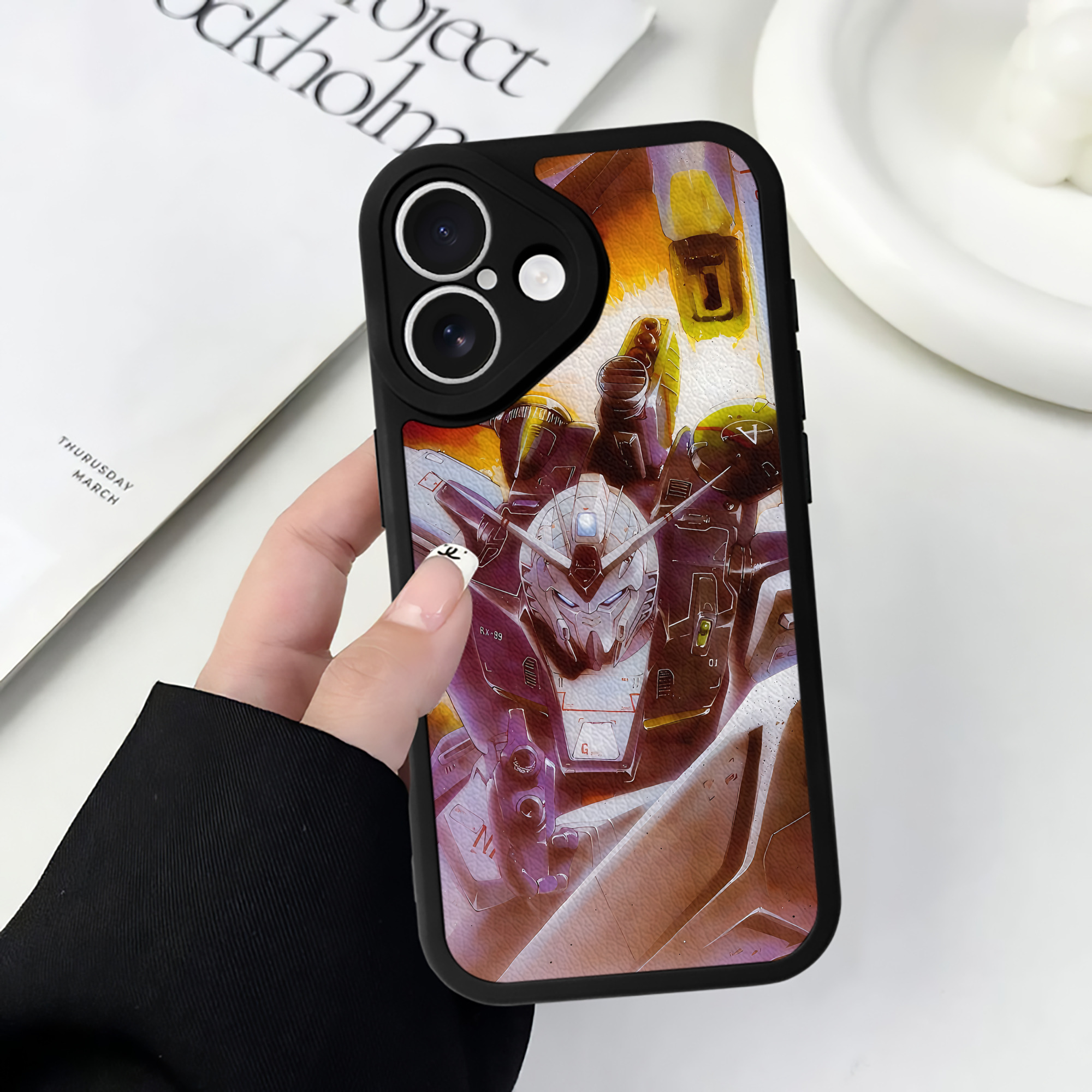 （画像用） 機動戦士ガンダム Mobile Suit Gundam 【iPhone 16シリーズ対応】シリコンスマホケース（レザー調） 材質：シリコン